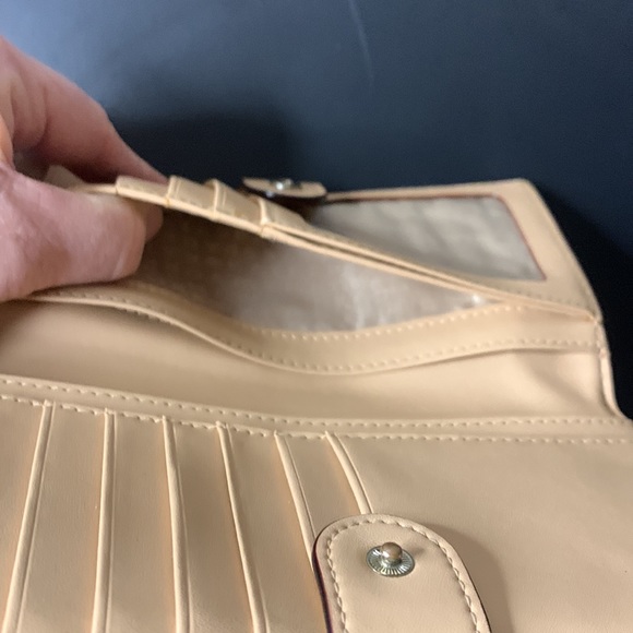 Kate Spade Wallet - Picture 6 of 6